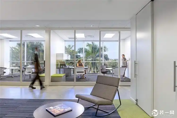 办公室隔断空间如何划分?隔断装修材料哪种更好?