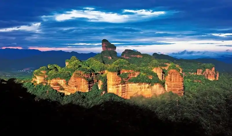 丹霞地貌和喀斯特地貌的主要景区有什么