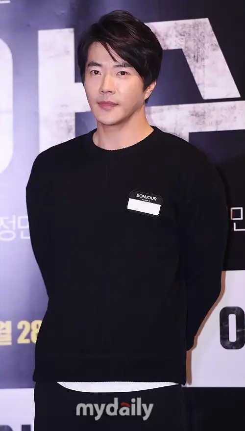 权相佑有望拍推理新剧时隔三年重返荧屏