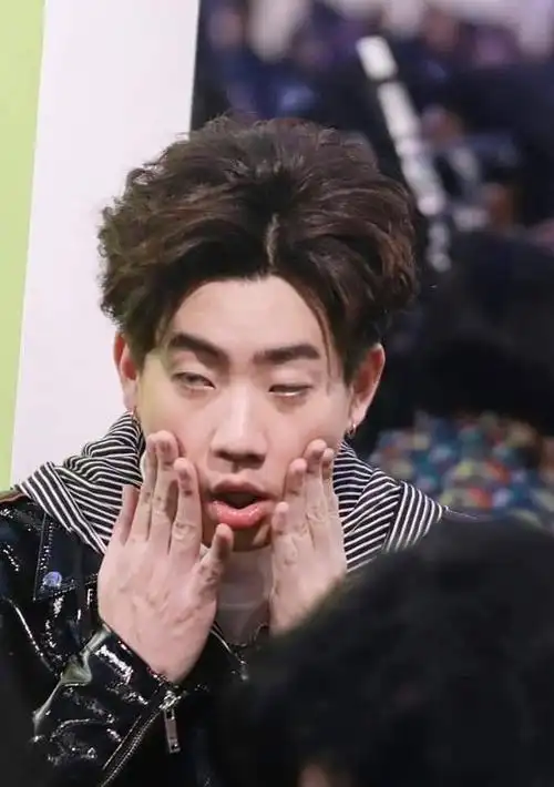 关钟鹏自信点你就是绝世大帅哥