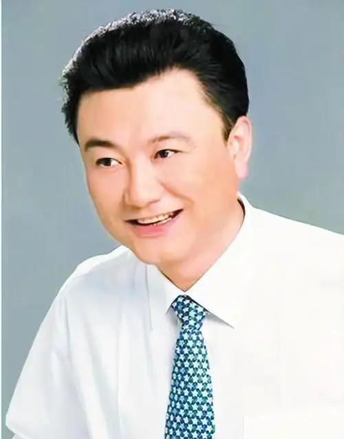 女主持人王宁近照,漂亮有气质!网友:王宁,才是目前央视一姐!_网易订阅