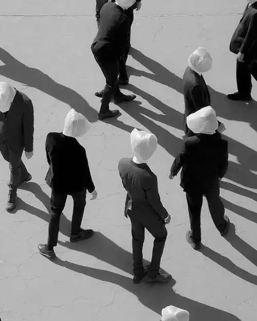 壁纸|趣味指数满分的多人摄影构图