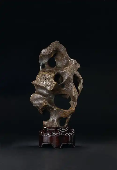 1281明马全款太湖石供石