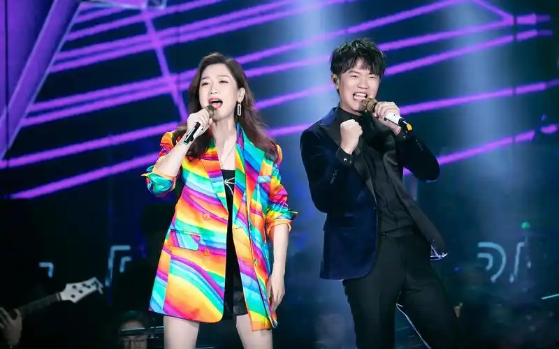 【凤凰传奇】20分钟总览发行曲目,竟然有几十首全熟!