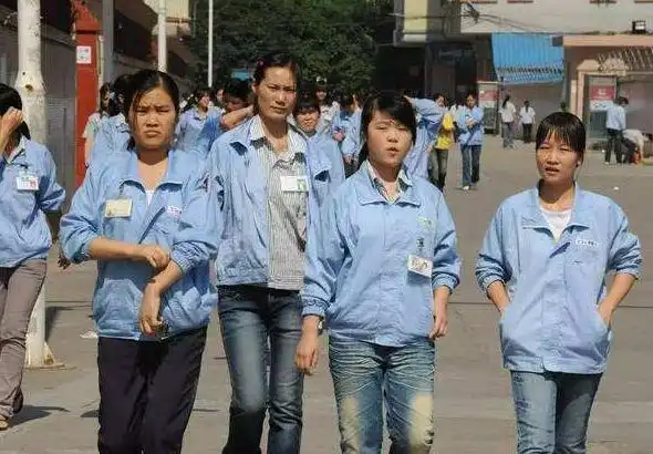 打工妹纷纷怒怼东莞工厂老板,只因老板这个决定