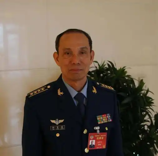 飞行员偷开飞机逃回大陆成功甩掉12架战机落地后直说六个字