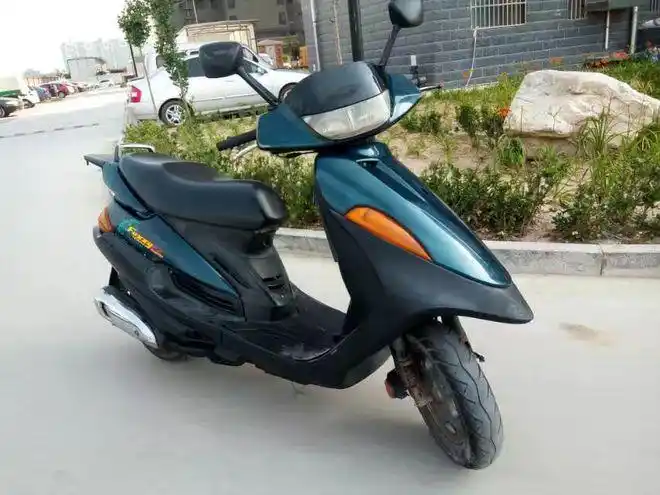 经典摩托车系列雅马哈凌鹰125九十年代最好踏板车之一