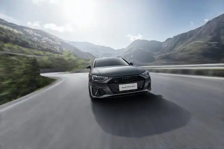 奥迪s4 avant:带来无尽的激情与驾驶乐趣,实用性还更高?