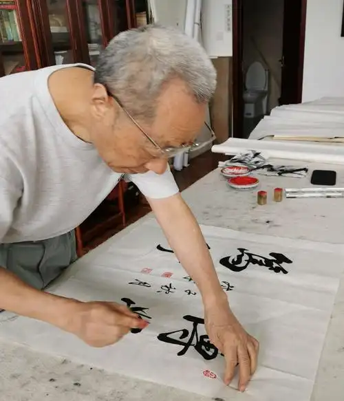 海军原副政委王登平中将.