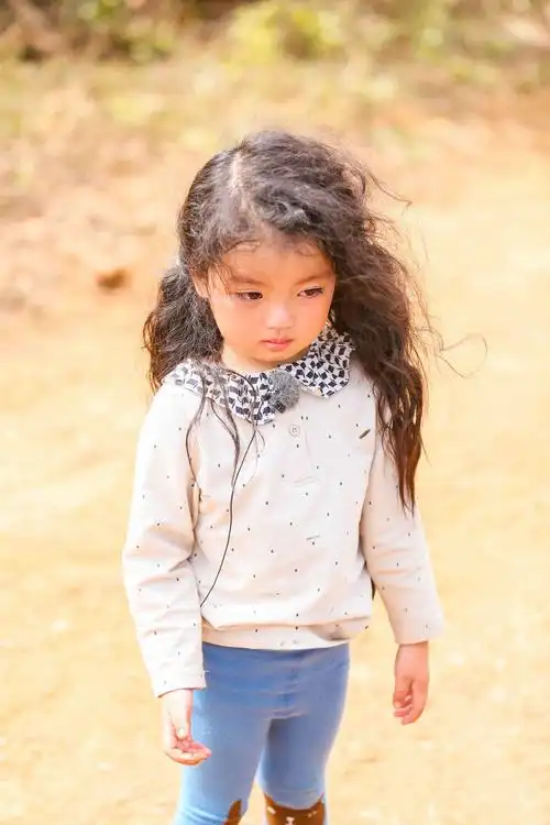 崔雅涵(小名阿拉蕾) 与董力合成"实习父女",最萌身高差的父女