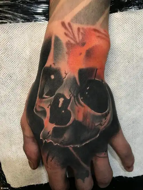 手背骷髅头_纹身图案手稿图片_御刺清 雕浪的纹身作品集