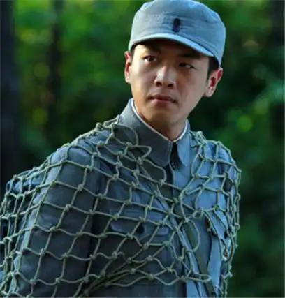 《雪豹2》是张健执导的抗战题材剧,一般指《新雪豹》.