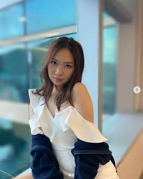 甄济如气质出众,常常在网上分享生活照.