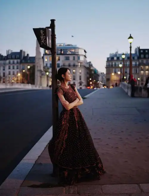 #迪丽热巴巴黎时装周#