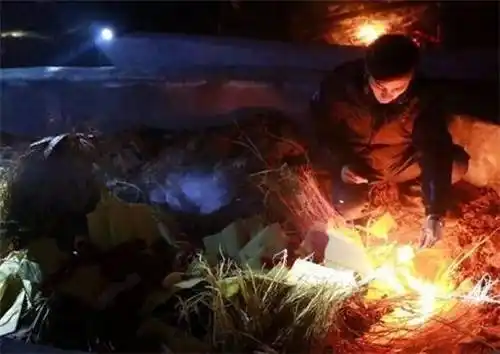 农村常说:农村丧葬仪式守夜注意这6点,万不可做这几件事!