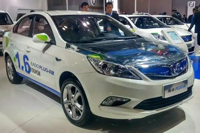 长安逸动插电混动版