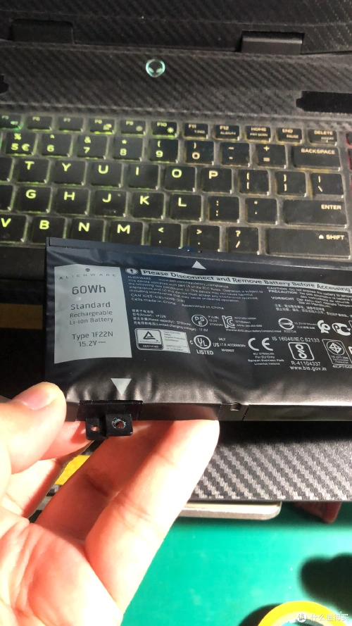 旧的老是不去篇二外星人m15电池鼓包平价解决