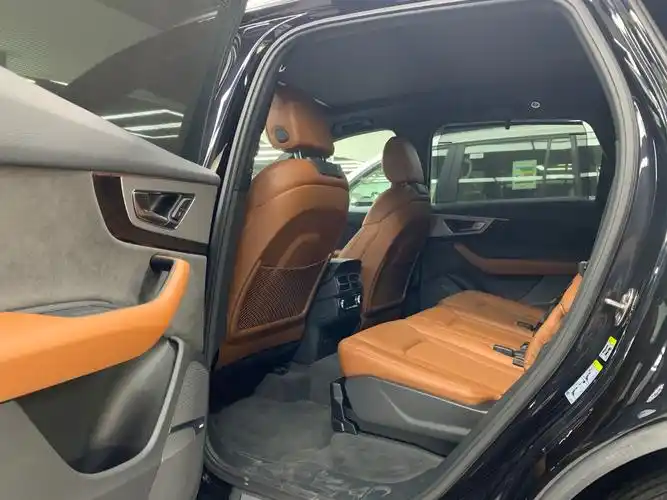 19款奥迪q7顶配超值优惠 四驱动力七座设计