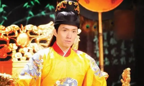 建文帝朱允炆十五岁被立为太子,二十一岁登上皇位,二十五岁被叔叔朱棣