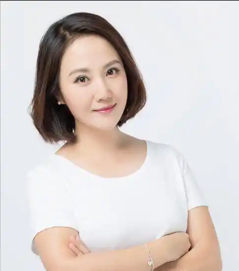 从儿科医生到珠江台主持人,她是广东观众心目中的"低调"女神!