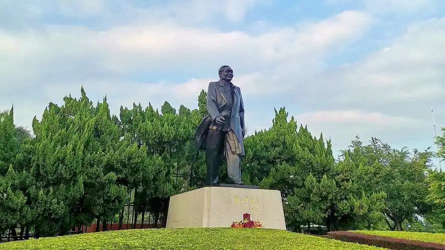 春天的故事:深圳莲花山公园