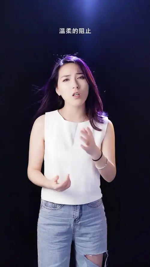 小星星aurora《坠落星空》,让你感受无边的寂静!