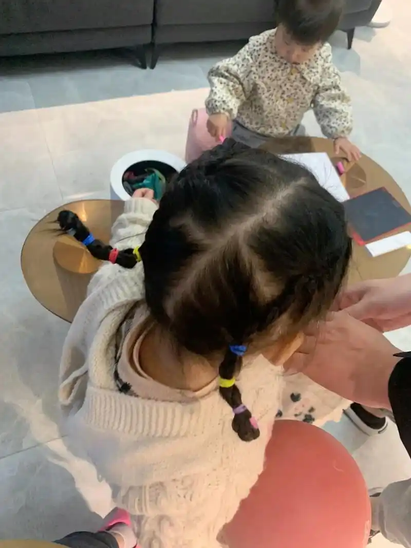 小辫小辫扎起来 #今日发型  - 抖音