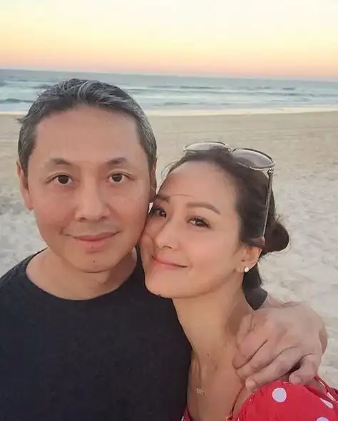 廖镇汉和孙芸芸正在澳洲度假.