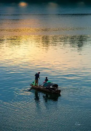 小船悠悠水中过,划开河面层层波～～_其他_poco摄影