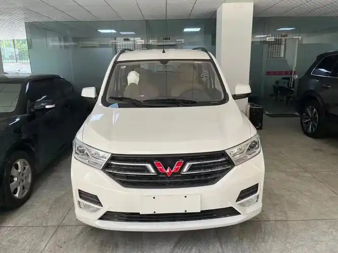 新车五菱宏光s七座15报价及图片