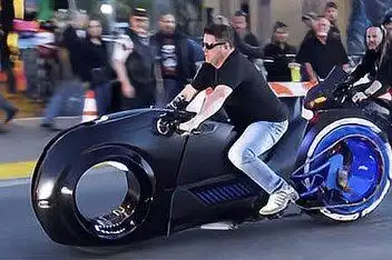 视频:科幻电影中的光速摩托车定制版摩托车_百度视频搜索