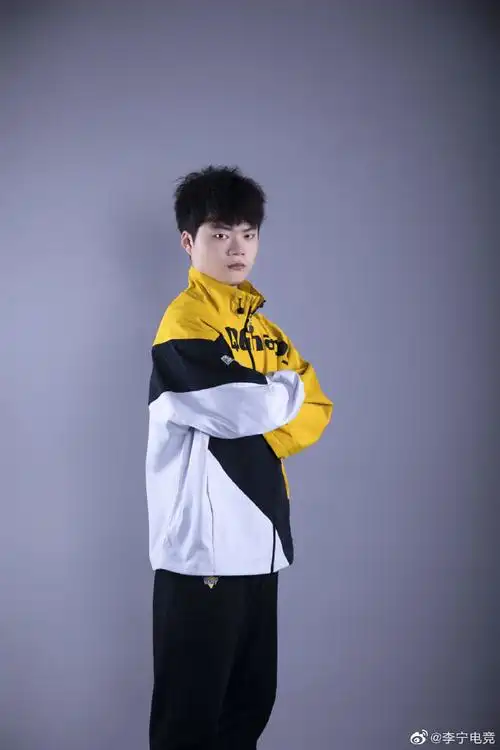 重庆qghappy主场队服定妆照公布