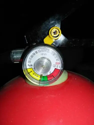 这个灭火器压力表正常吗