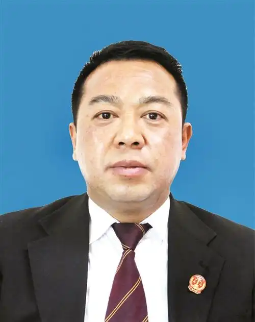 任卫东同志简历