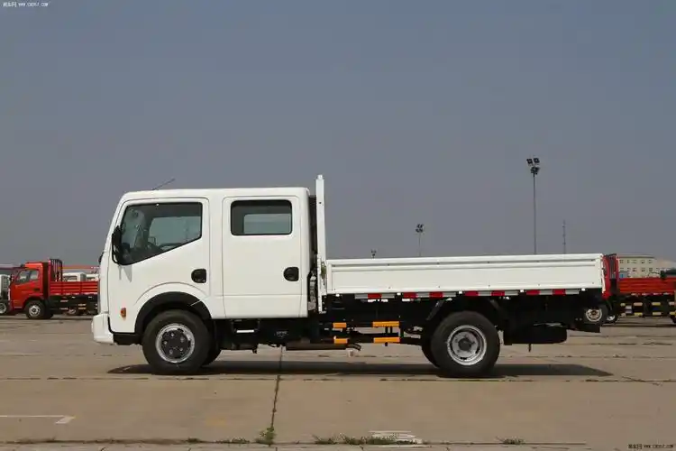 130马力 双排栏板轻型载货车(eq1040d9bdd)44533 图片】车型图片_商车