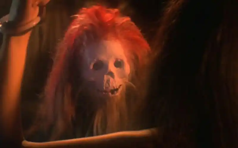 邵氏电影恐怖片人皮灯笼凤凰城两大名流明争暗斗复仇者化身工匠制作人