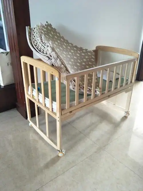 婴儿床