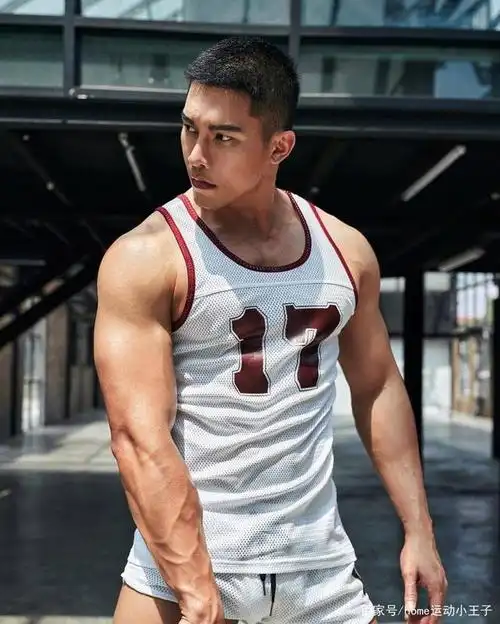 寸头帅哥运动型男爱健身的男人魅力独特阳光帅气