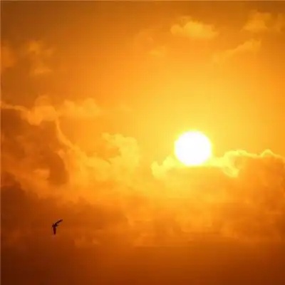 朦胧的朝霞图片风景头像释放出美丽的颜色