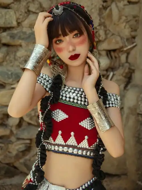 这套佤族真是谁拍谁好看´i