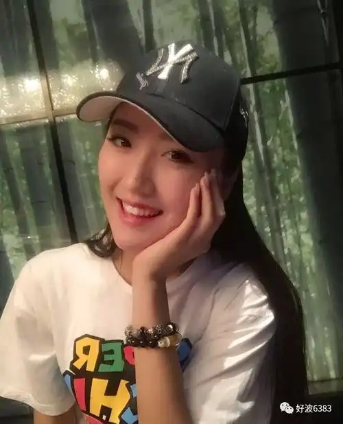 名家何辉携手江忠德强强联合,共同主理精准"辉德攻略",每天精选焦点