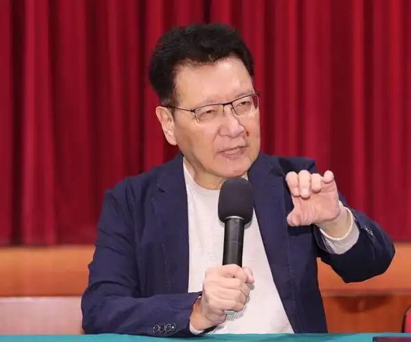 侯友宜民调逼近赖清德民进党出盘外招将对赵少康发起调查