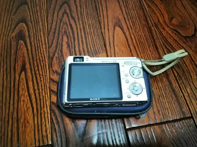 索尼dsc-w80数码相机,数据卡带充电套装150元(松下索尼只出一套,一套