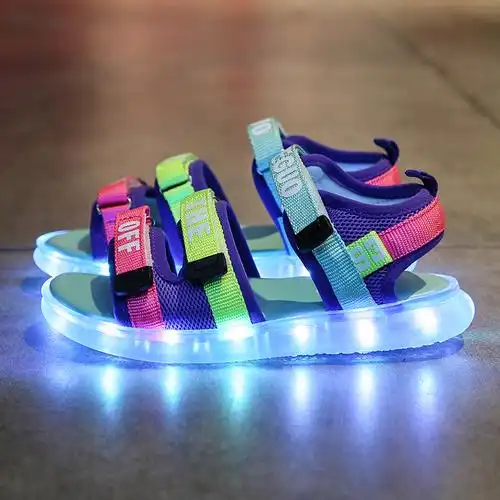 2020夏季防水儿童发光鞋凉鞋女童亮灯鞋鬼步鞋usb充电男童沙滩鞋