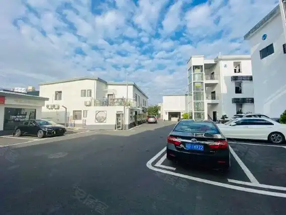 深圳龙岗平湖华南西苑平湖全新精装带阳台电梯loft家私电齐全出租房源