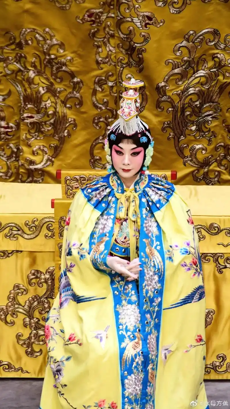 京剧名家李胜素,影视导,演,原国家京剧院演员连奕名上演梅派名 - 抖音