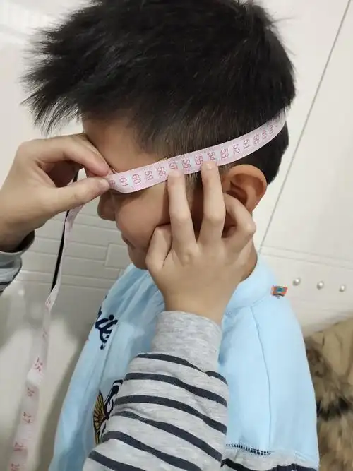 我和哥哥的头围,胸围,腰围.