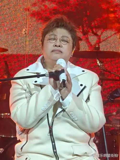 韩红澳门演唱会,星光下的公益使者,韩红在澳门的演唱会上不仅歌声感动