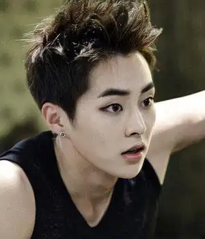 帅气韩国男生短发发型图片