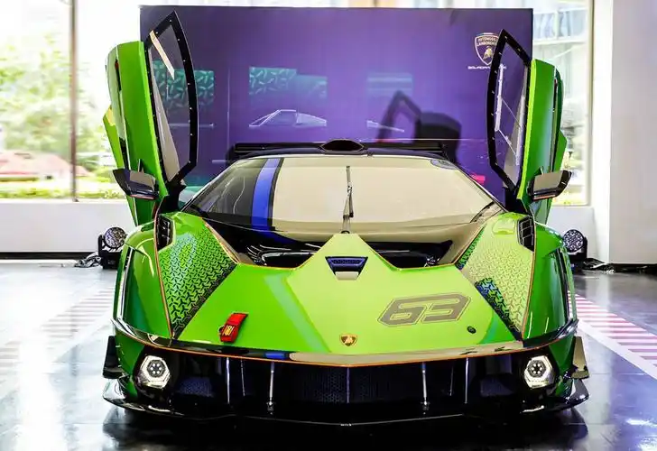 宇尘说车│兰博基尼青岛经销商盛大开业